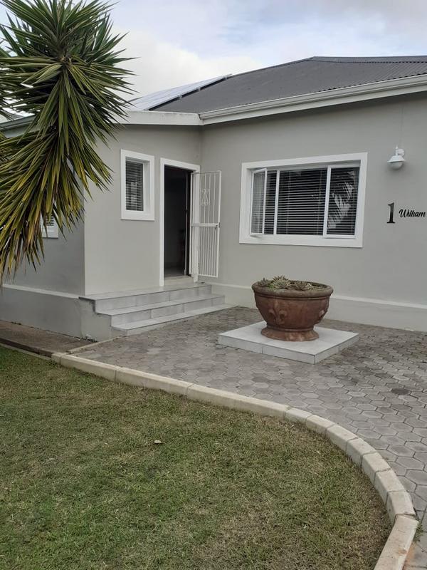 3 Bedroom Property for Sale in Albertinia Western Cape